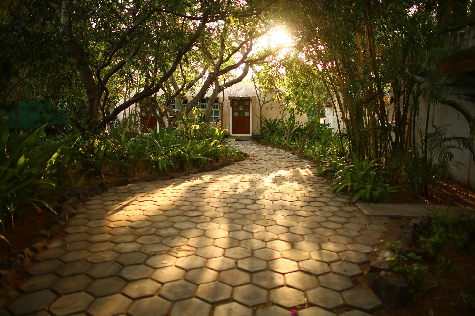 Hotel Indeco Mahabalipuram Extérieur photo