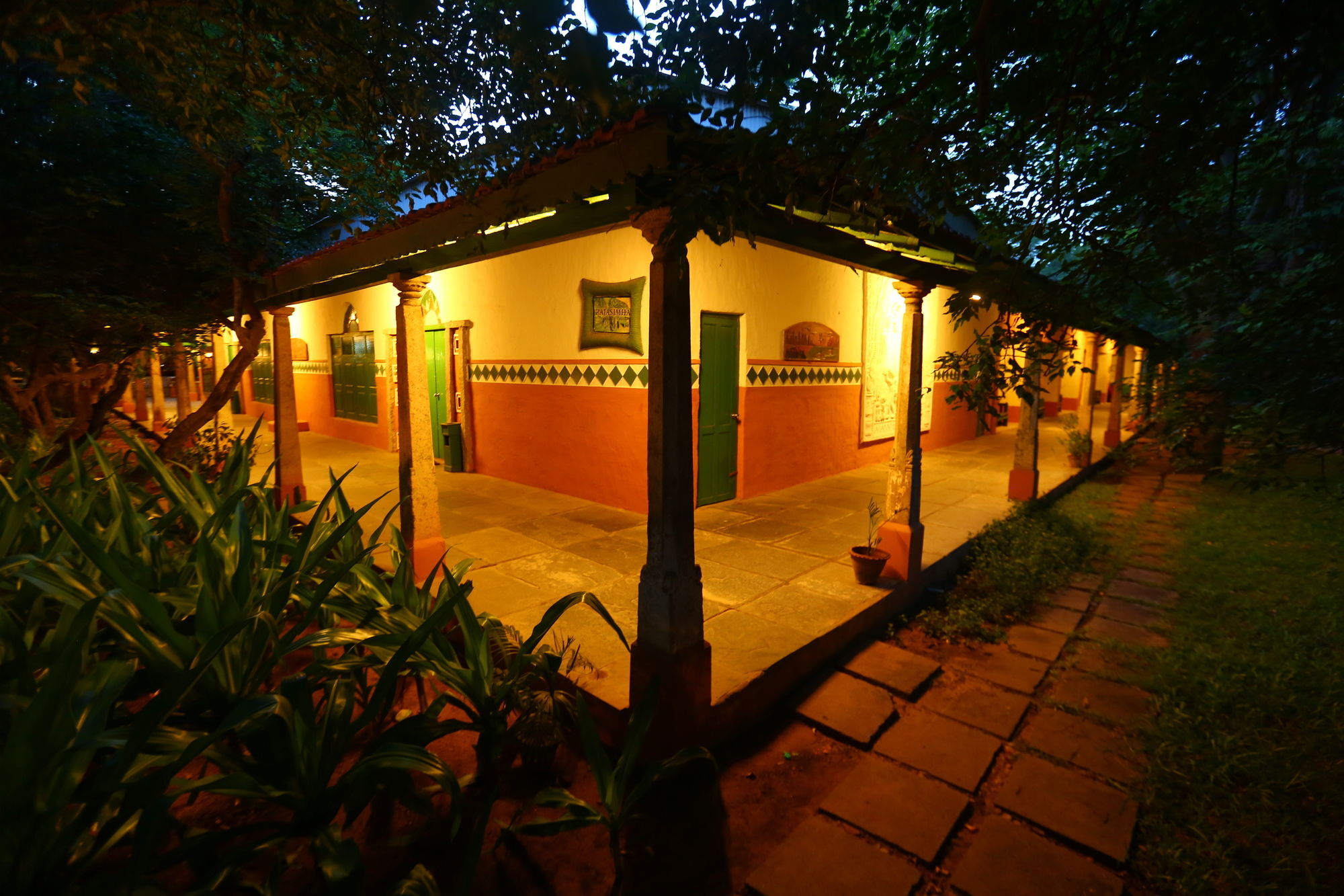 Hotel Indeco Mahabalipuram Extérieur photo