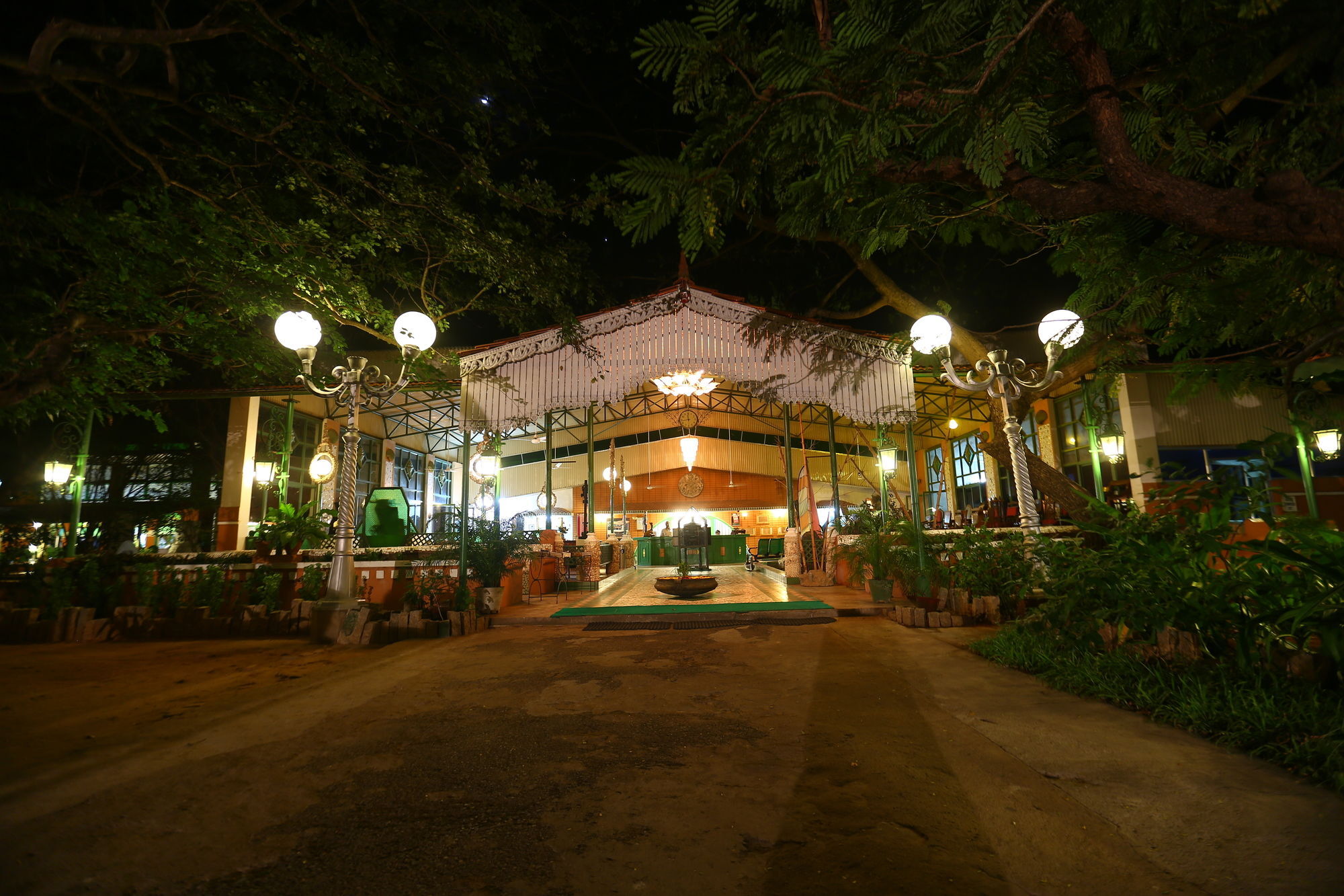 Hotel Indeco Mahabalipuram Extérieur photo